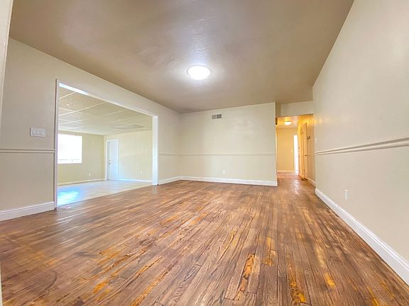 3rd image of 250 Lincoln Ct