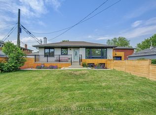 26 Edgeware Dr, Toronto, ON M8W 1T5