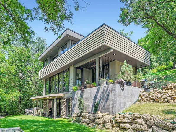 1020 Lake St N, Prescott, WI 54021