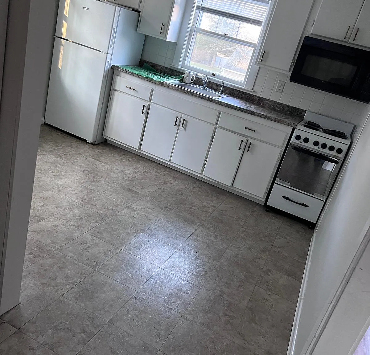 1 bed, 750 sqft, $1,700 — Photo 4