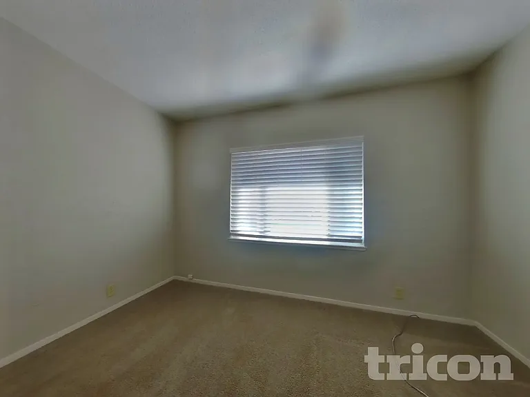 573 Laurel St — Photo 10
