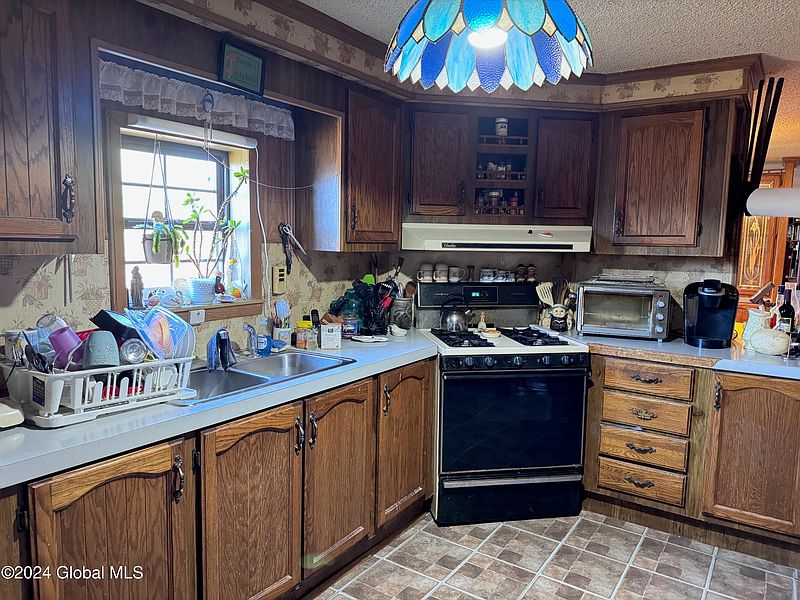 5th image of 83 Rexleigh Road