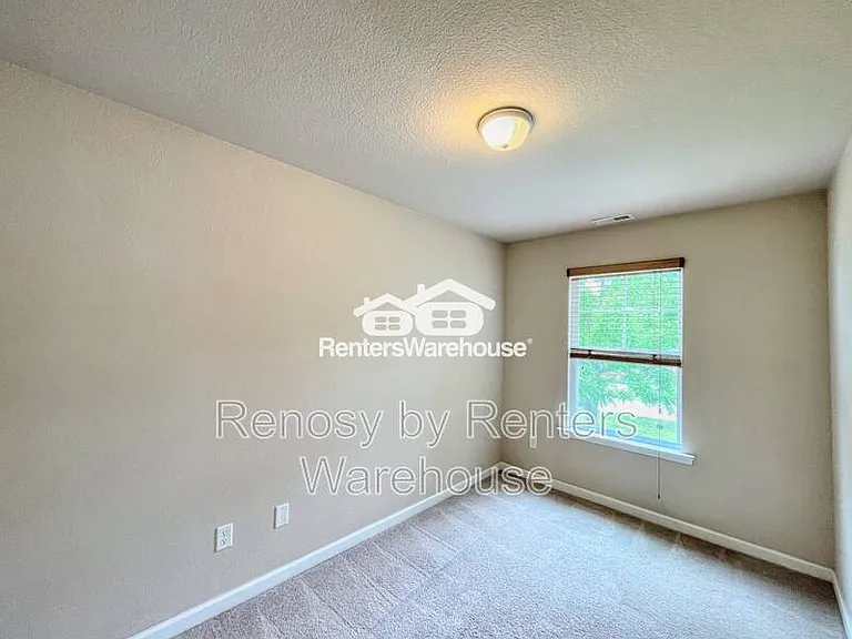 4139 Franklin St — Photo 36