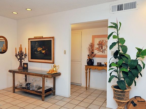 5th image of 7661 E Thornwood Dr