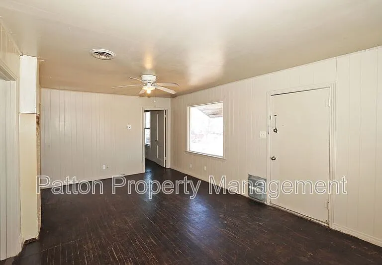 106 N Virginia St — Photo 15