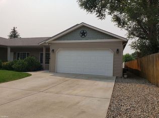 1919 N Flora Rd #B, Greenacres, WA 99016