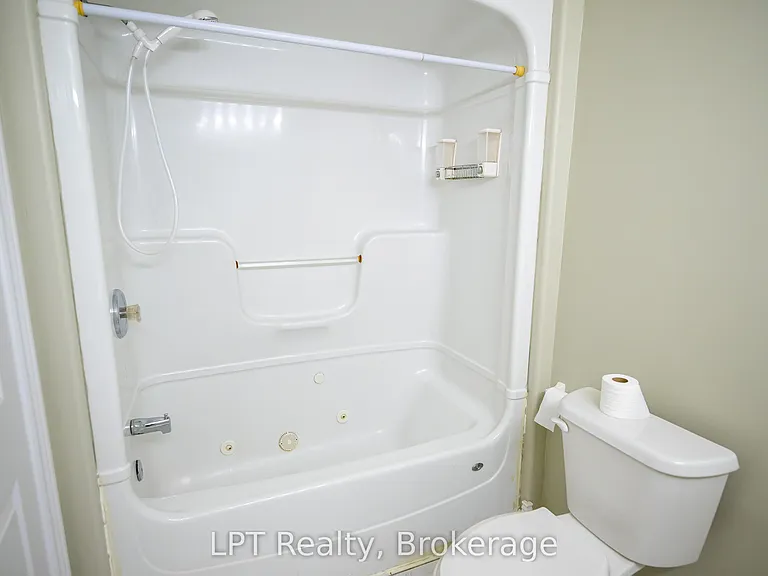 317 Queen St #103 — Photo 18