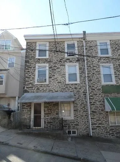 4 bed, 1600 sqft, $2,800 — Photo 2