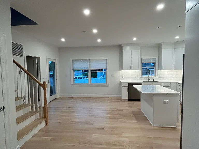 61 Adelphi Ave #63 — Photo 6