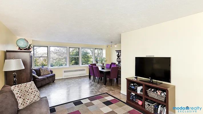 Sold by Moda Realty | media 44