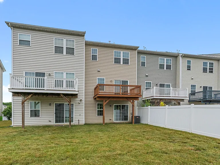 161 Star Dr — Photo 30