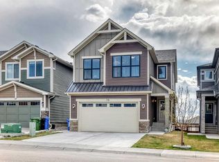 73 NE Lucas Hts NW, Calgary, AB T3P 1S8