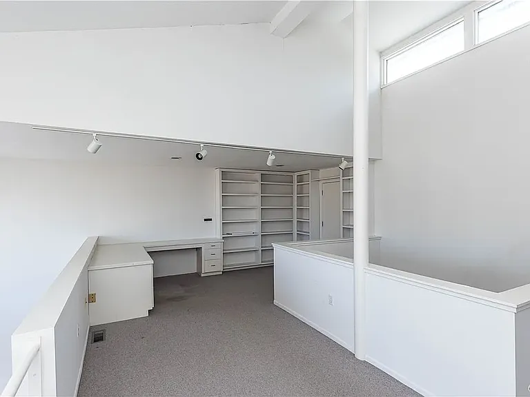 7520 Spectrum Way — Photo 26