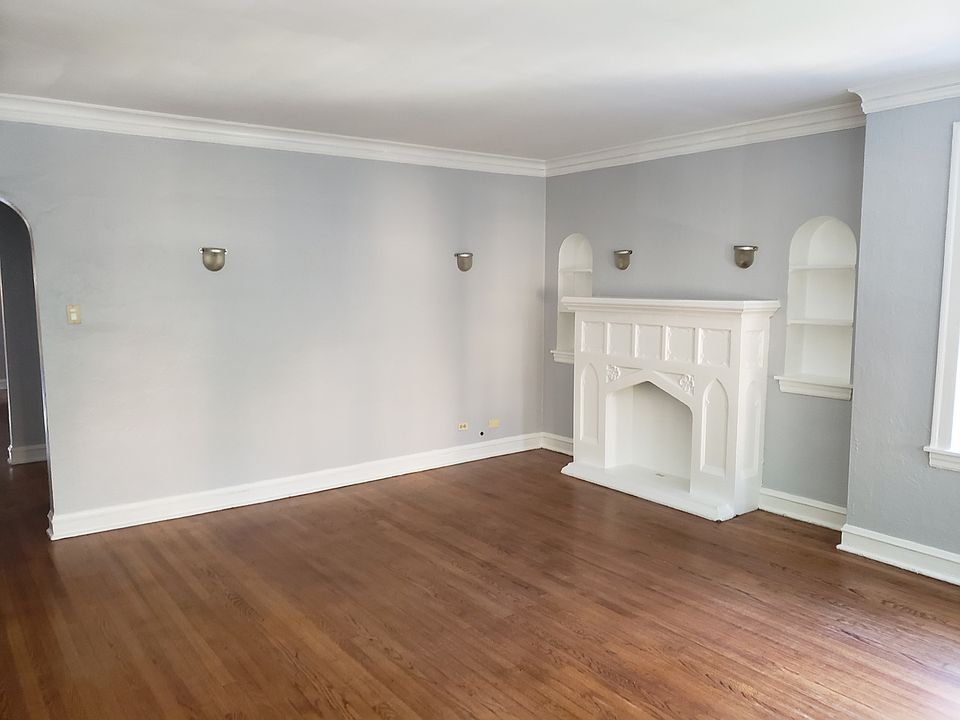 1st image of 6126 N Washtenaw Ave APT 1