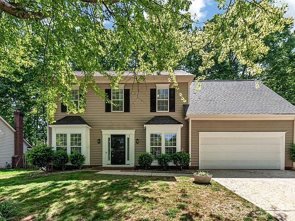 3rd image of 134 Meadow Pond Ln