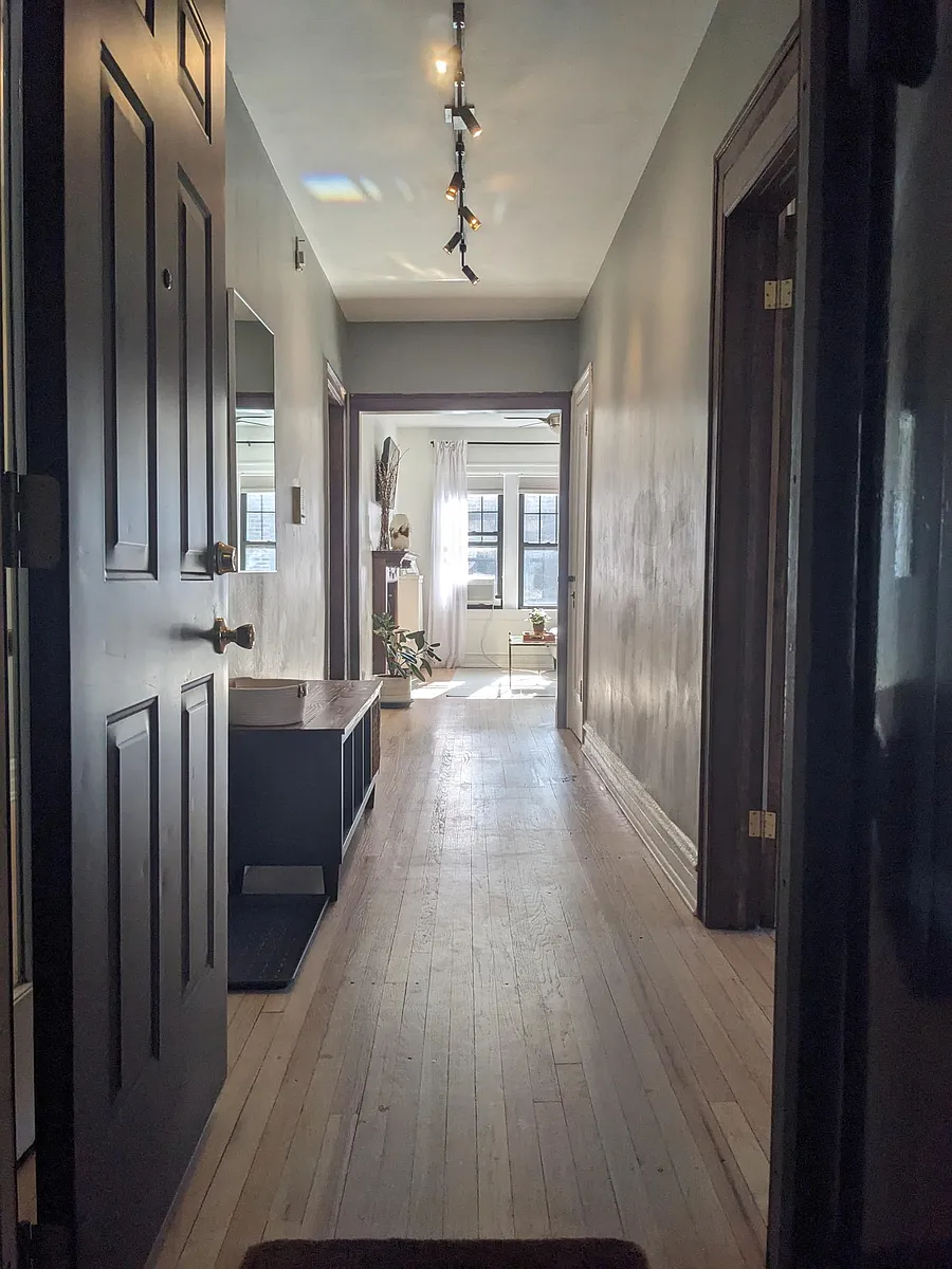 Building Photo - 5459 S Ingleside Ave #3S