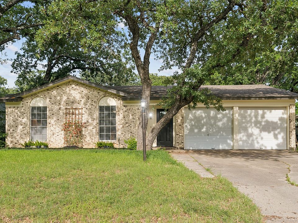1st image of 1213 Pin Oak Dr