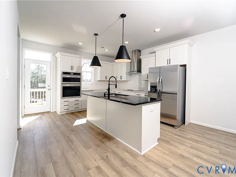 212 Avenda Ln — Photo 6