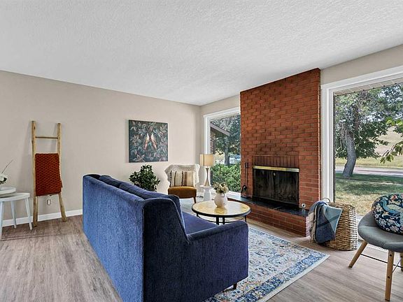 4th image of 729 3rd St NW