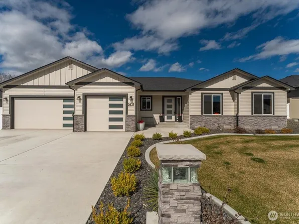 2637 Patriot Way SE, East Wenatchee, WA 98802