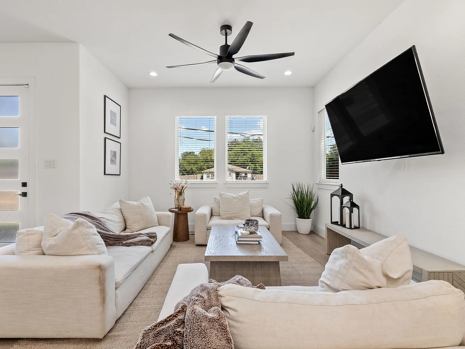 3 bed, 2028 sqft, $2,850 — Photo 3