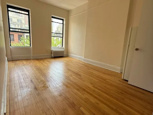 113 West 70th Street image 1 of 12