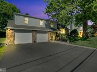 194 Share Dr, Morrisville, PA 19067