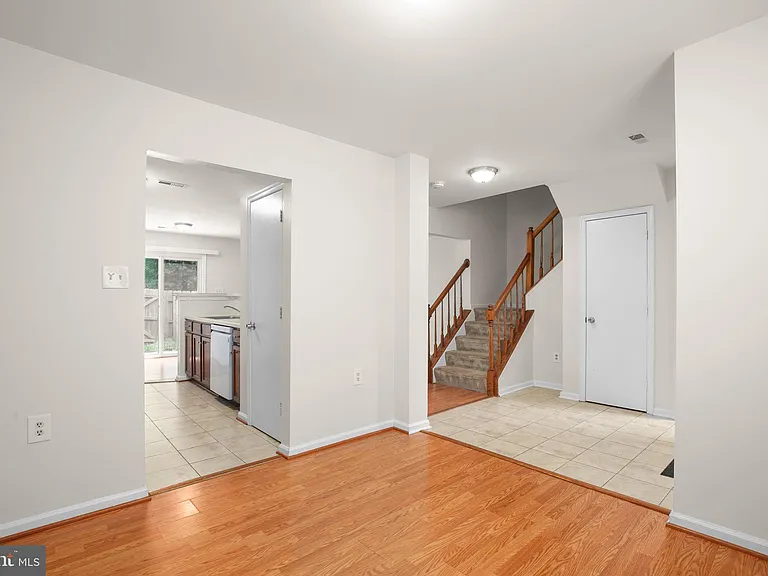 502 Wind Ridge Dr — Photo 7