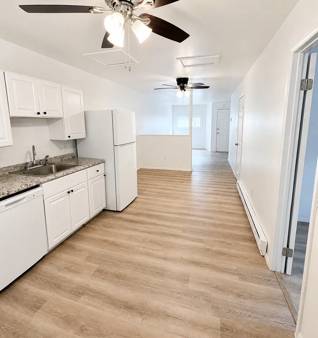 3 bed, 1000 sqft, $2,200 — Photo 1