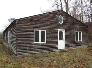 1429 Town Creek Rd, Murphysboro, IL 62966