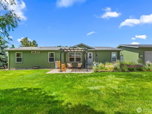 136 29th Street NW, East Wenatchee, WA 98802