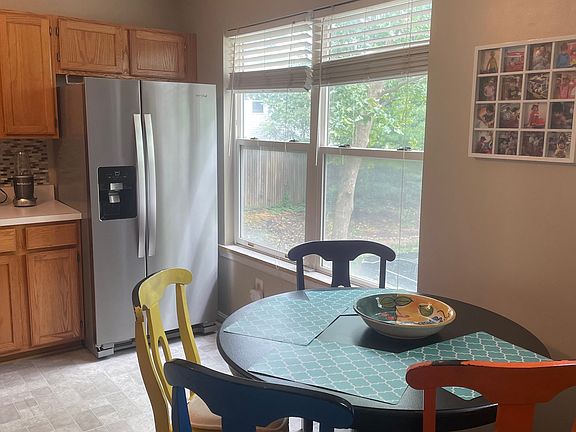 Kitchen and breakfast area