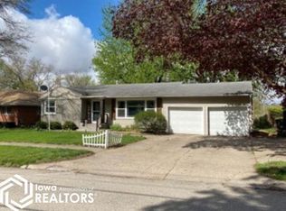905 E Division St, Audubon, IA 50025