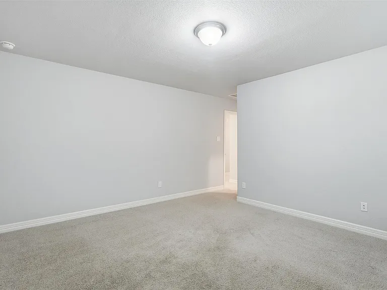 119 Buttonwood Ct — Photo 30