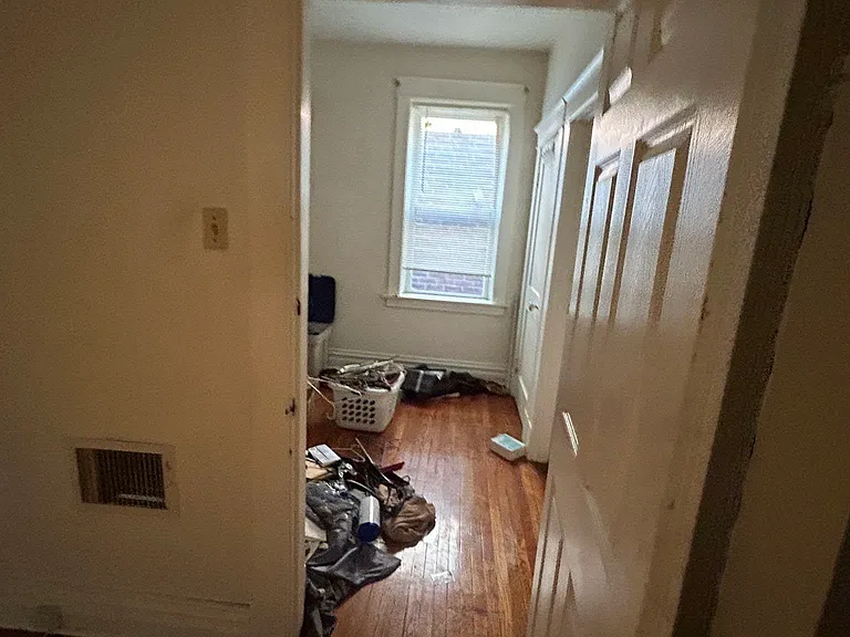 4890 Margaretta Ave — Photo 20