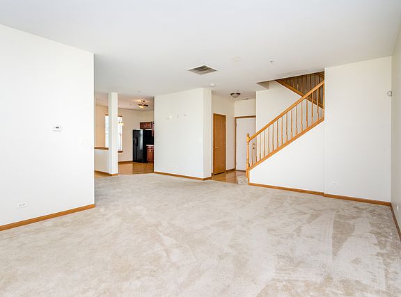4th image of 49 Johnson Ct #49