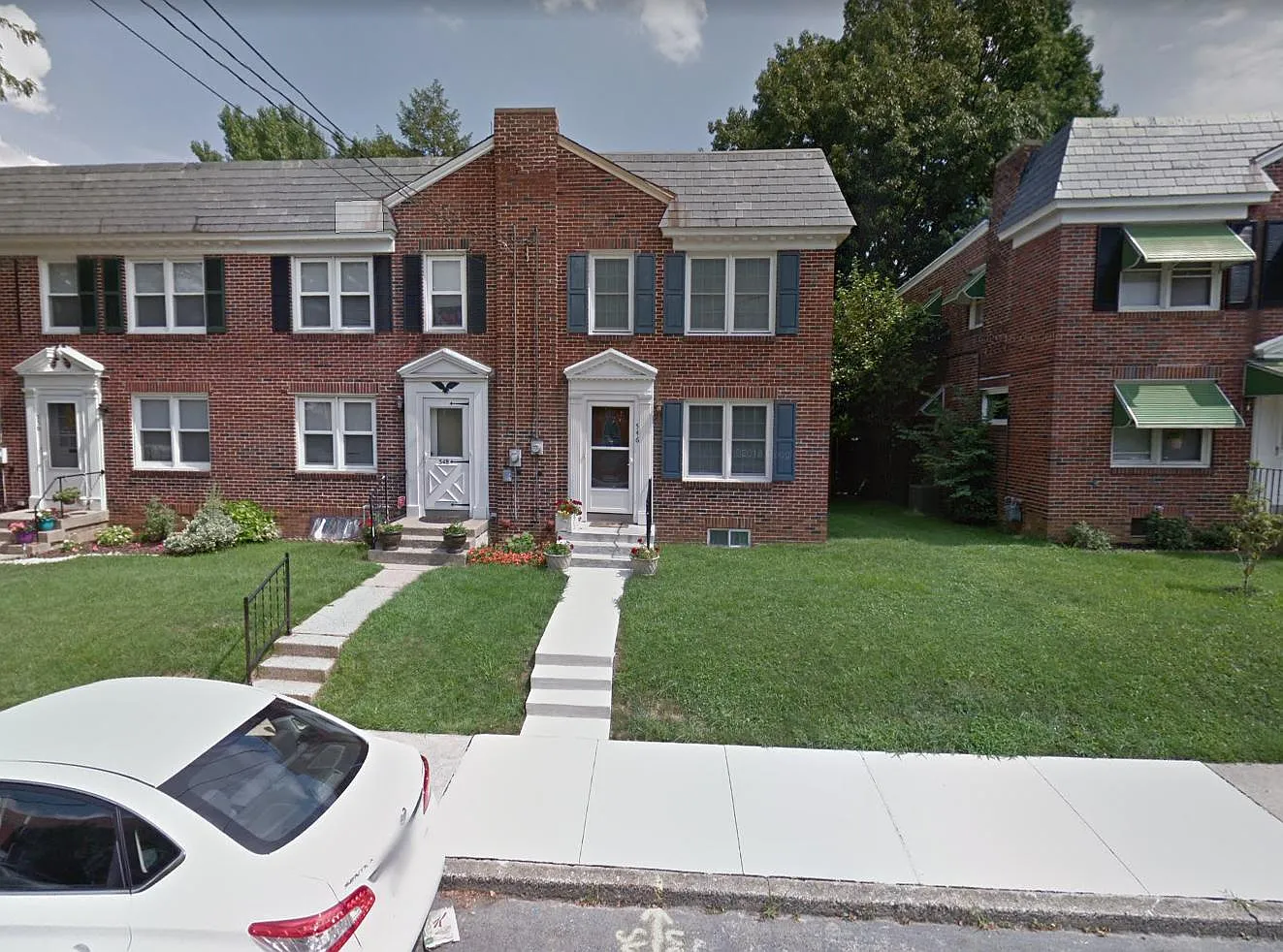 3 bed, 1102 sqft, $1,875 — Photo 1
