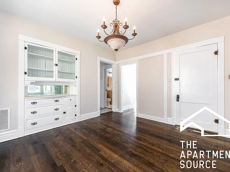 3310 W Berteau Ave #2 — Photo 21