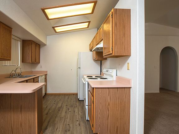4th image of 2047 Papago Ln