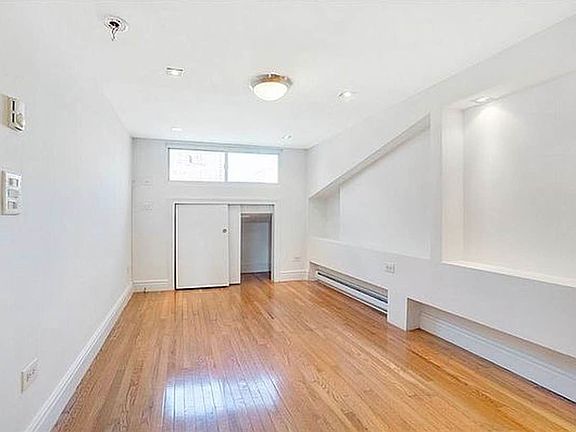 4th image of 102 Pierrepont St APT 6
