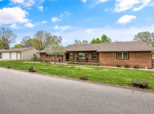 8594 S Park Rd, Rogers, AR 72756