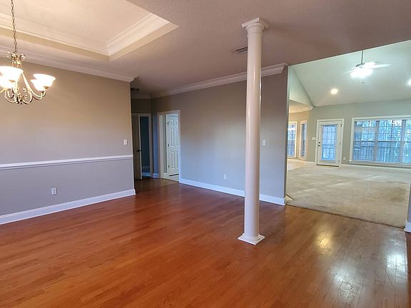 4th image of 4014 Liska Cir