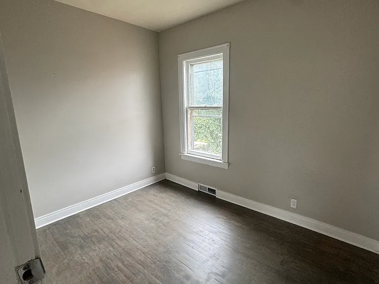 7250 S Langley Ave #2R — Photo 3