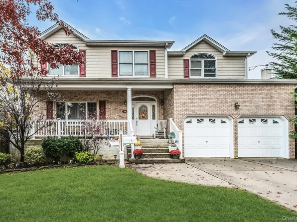 1716 Monroe Avenue, Seaford, NY 11783