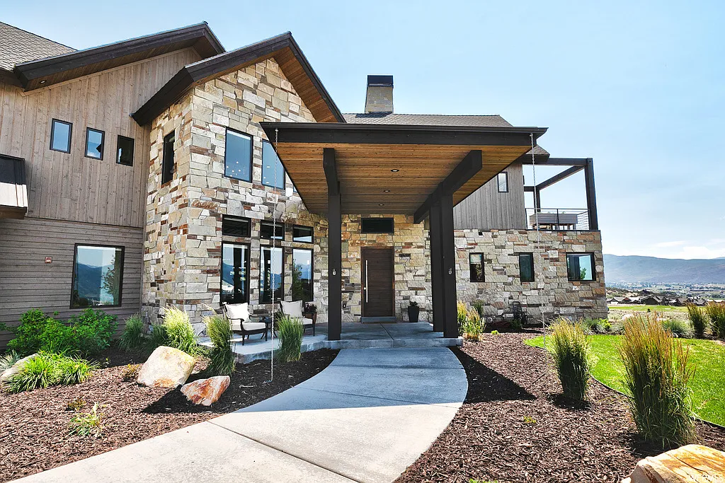 4 bed, 4700 sqft, $15,000 — Photo 3