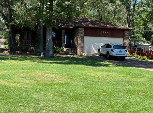 1725 N Hill St, Batesville, AR 72501