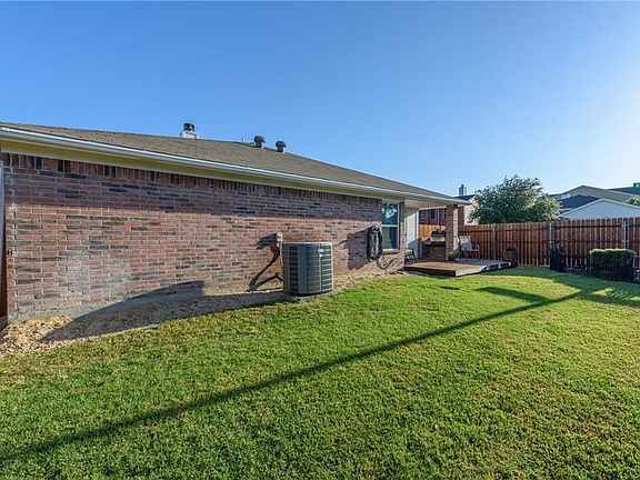 5th image of 3801 N Summer Trail Dr