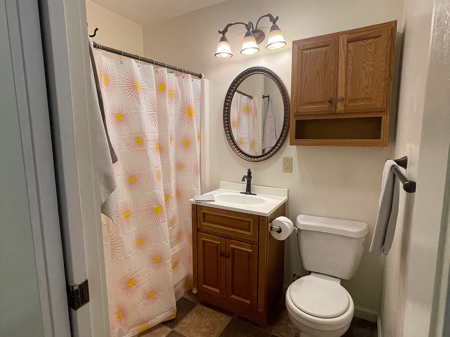 3 bed, 1200 sqft, $2,205 — Photo 4