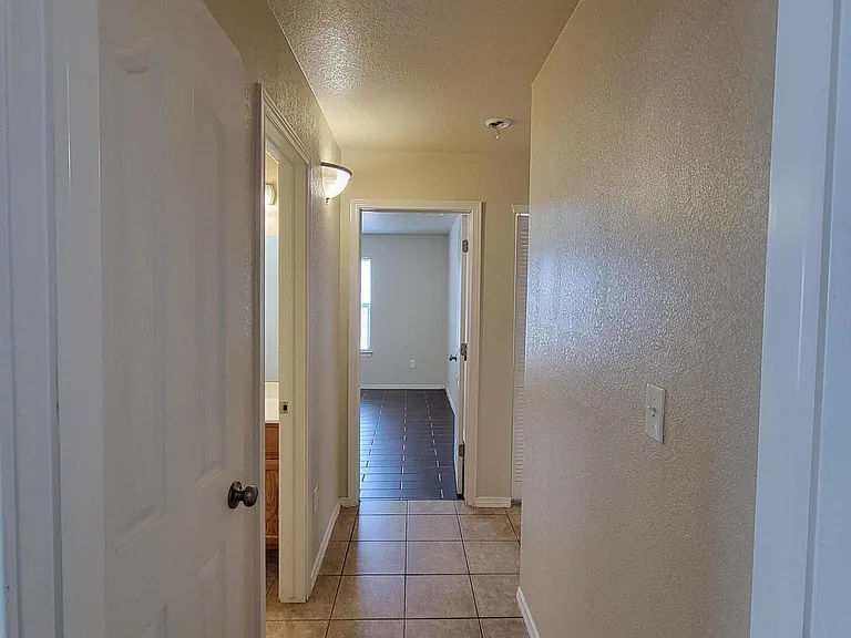 14211 Otter Point Dr — Photo 37