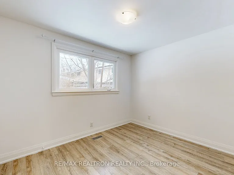 24 Fenelon Dr — Photo 25